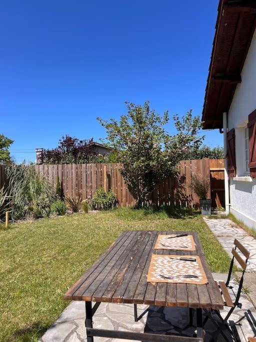 Agreable Maison Landaise Proche Du Lac Sanguinet Kültér fotó